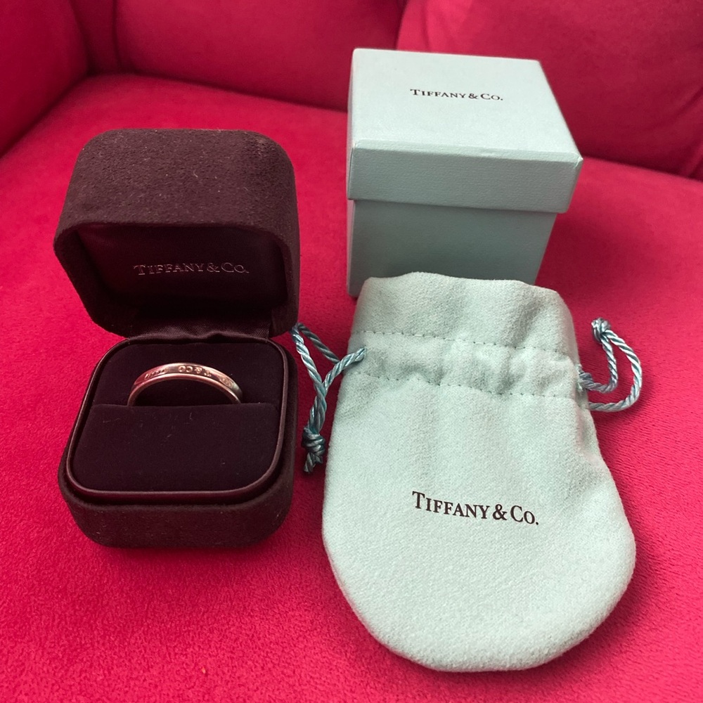 Tiffany 1837®
Ring
in Silver, Narrow
SS 1837 NRW BASC RG 13
